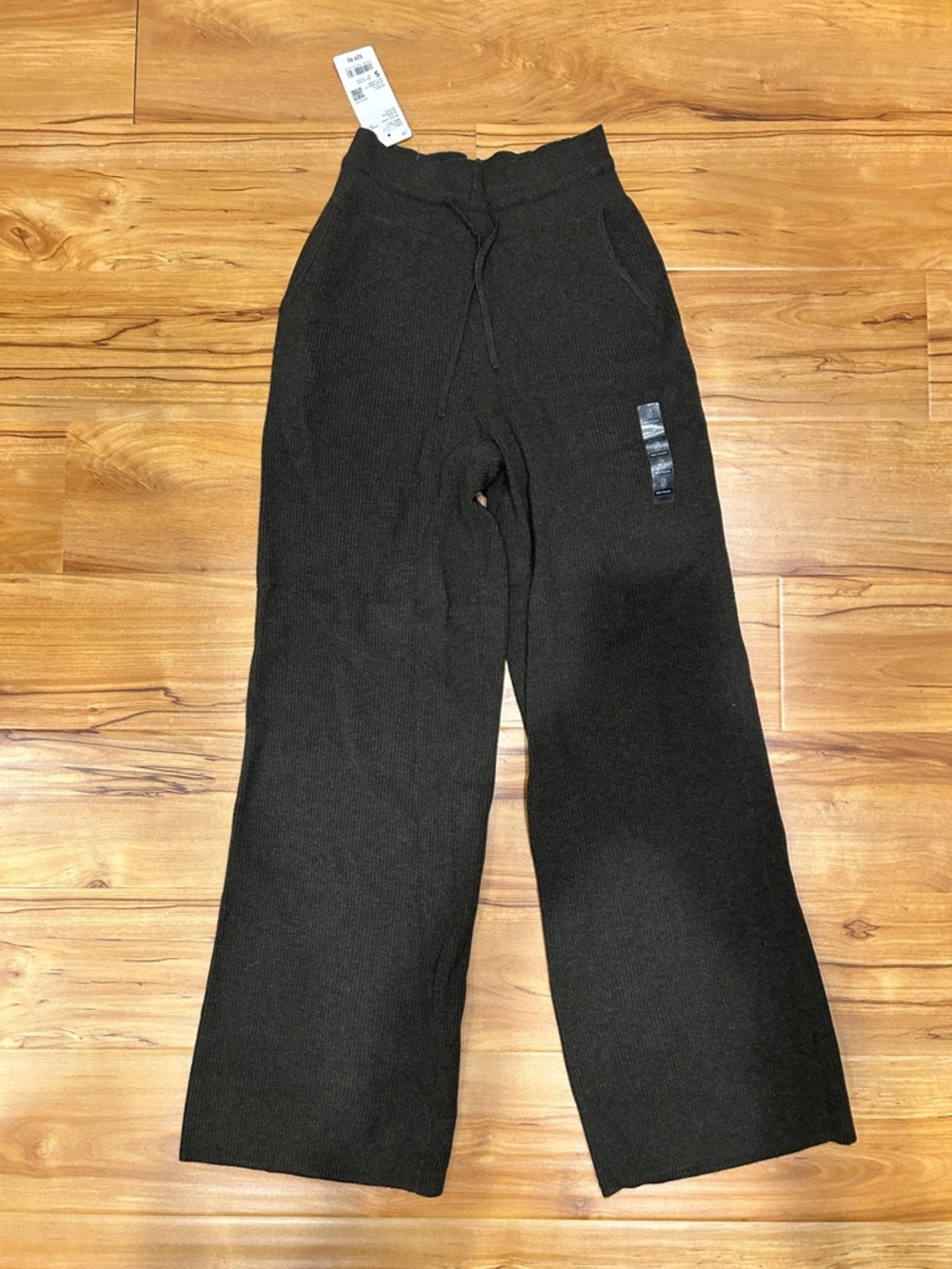 Uniqlo Black Straight-Leg Knit Pants